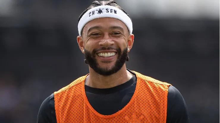 Memphis Depay chega 100% fisicamente para a semifinal.