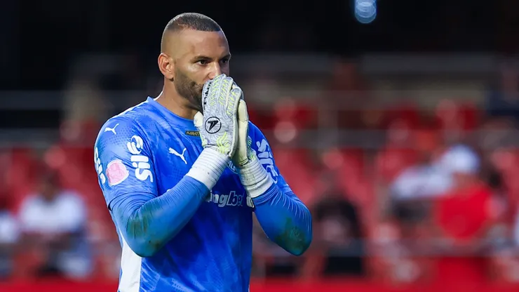 Pressão aumenta, Weverton vive temporada irregular e pode perder espaço na próxima temporada — Foto Marcello ZambranaAGIF