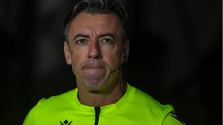 Árbitro Raphael Claus foi muito criticado.