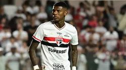 SP - SANTOS - 05/11/2025 - BRASILEIRO A 2025, SAO PAULO X FLAMENGO - Arboleda jogador do Sao Paulo durante partida contra o Flamengo no estadio Vila Belmiro pelo campeonato Brasileiro A 2025. Foto: Jota Erre/AGIF