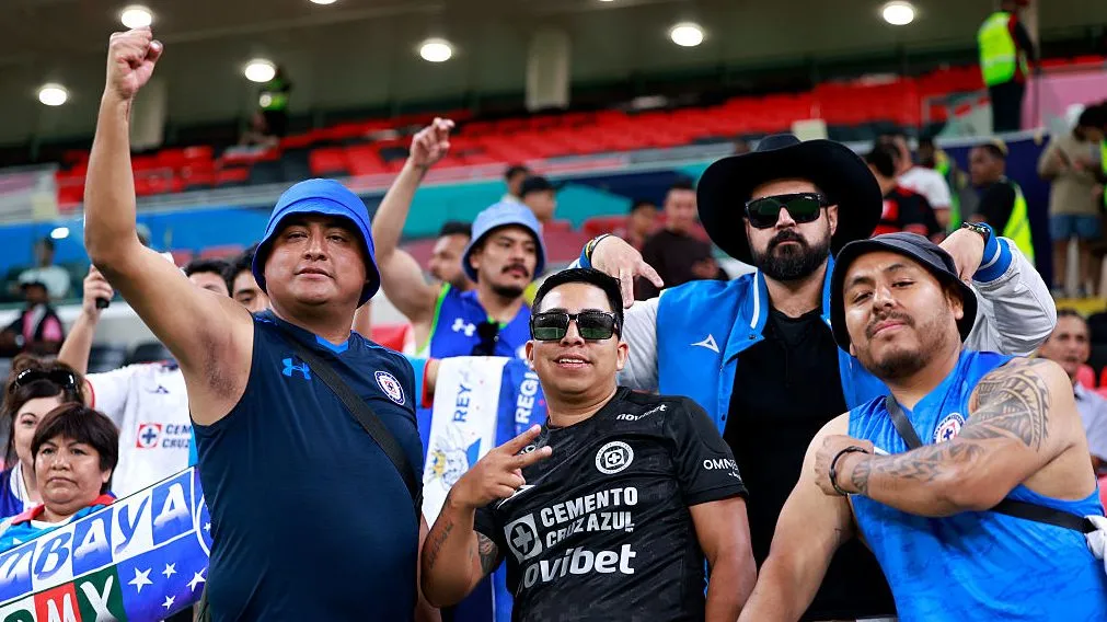 Torcida do Cruz Azul no Intercontinental . Foto: Getty Images/Getty Images
