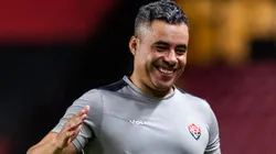 Jair Ventura quer o lateral gremista.