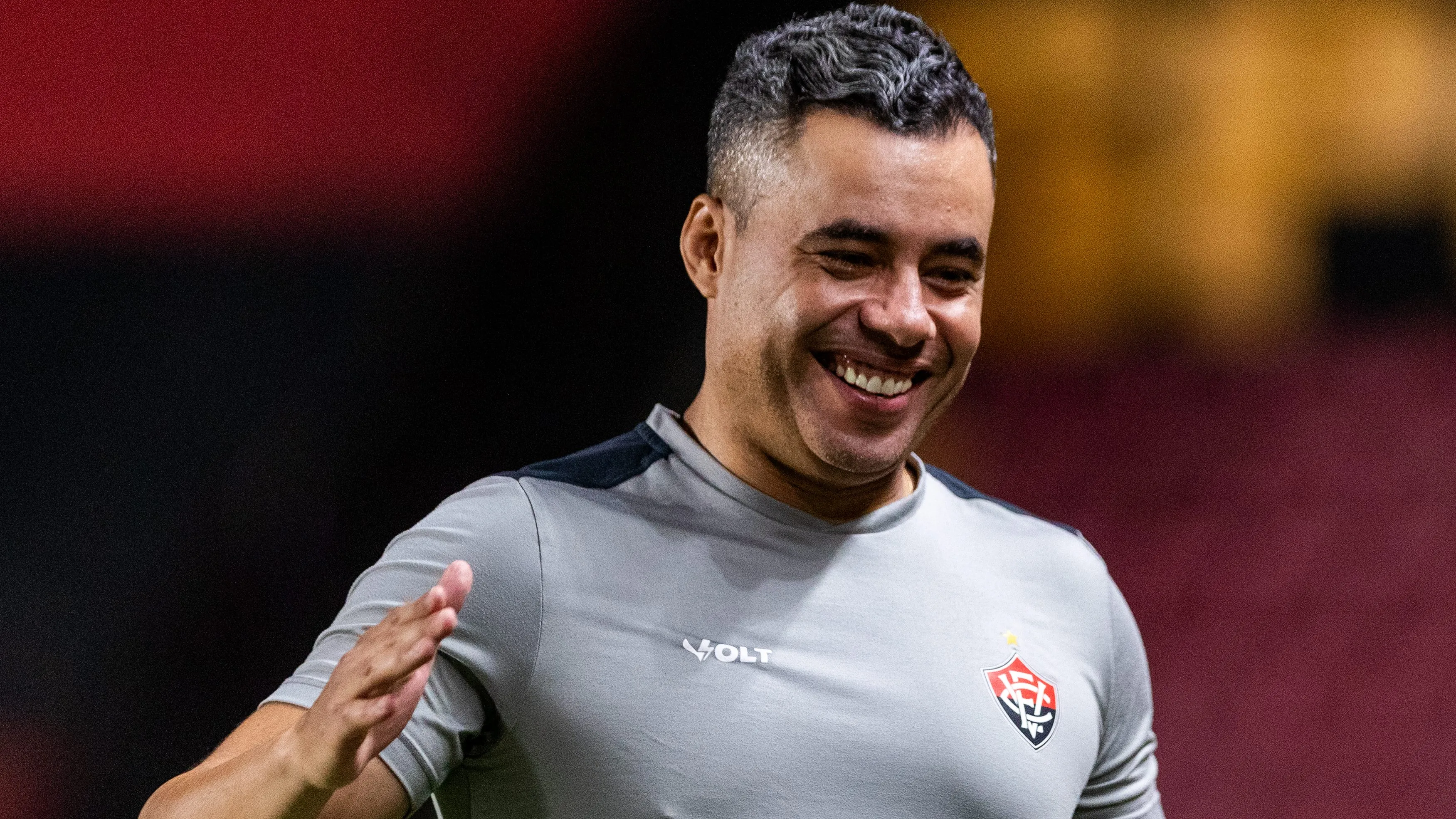 Jair Ventura quer o lateral gremista - Foto: Rafael Vieira/AGIF.