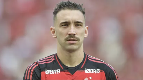 Léo Ortiz recebeu críticas no 1º tempo.