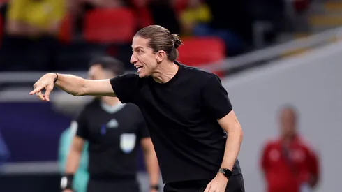 Filipe Luis em partida entre Cruz Azul x Flamengo - (Photo by Getty Images/Getty Images)