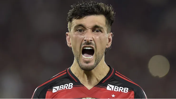 Giorgian De Arrascaeta novamente decidiu para o Flamengo (Photo by Dhavid Normando/Getty Images)