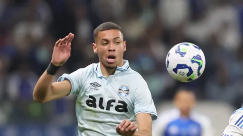 Alysson em partida pelo Grêmio - Foto: Gilson Lobo/AGIF