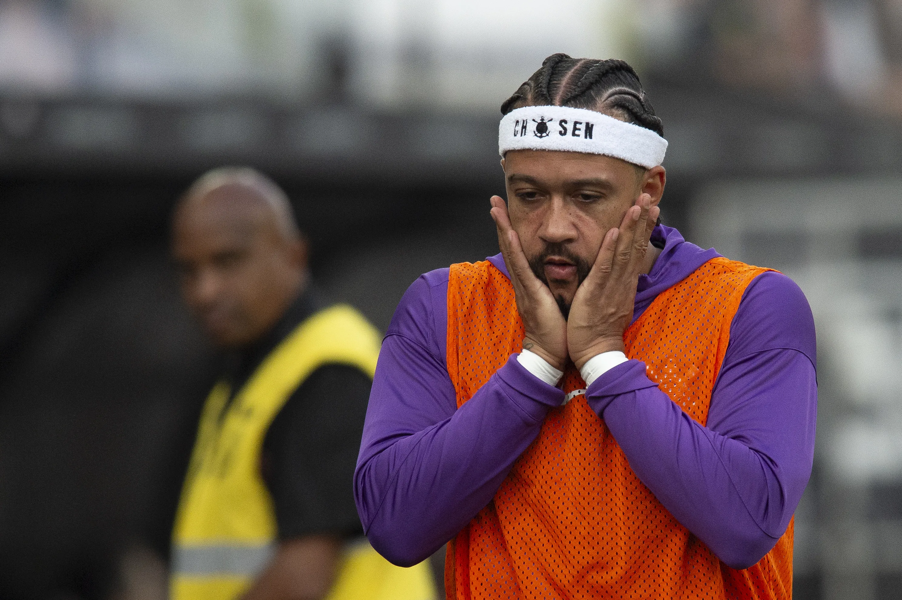 Memphis Depay em jogo pelo Corinthians – Foto: Anderson Romao/AGIF