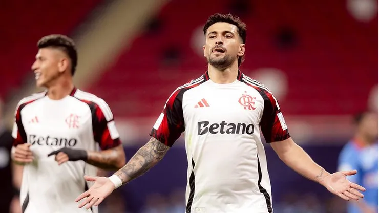 Arrascaeta marcou os dois gols do Flamengo sobre o Cruz Azul. Foto: Adriano Fontes/Flamengo