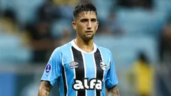 Cristian Olivera, atacante do Grêmio em partida pelo campeonato brasileiro (Foto: Pedro H. Tesch/Getty Images)