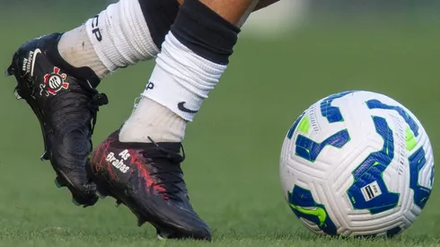 Chuteira feminina. Foto: Anderson Romão/AGIF