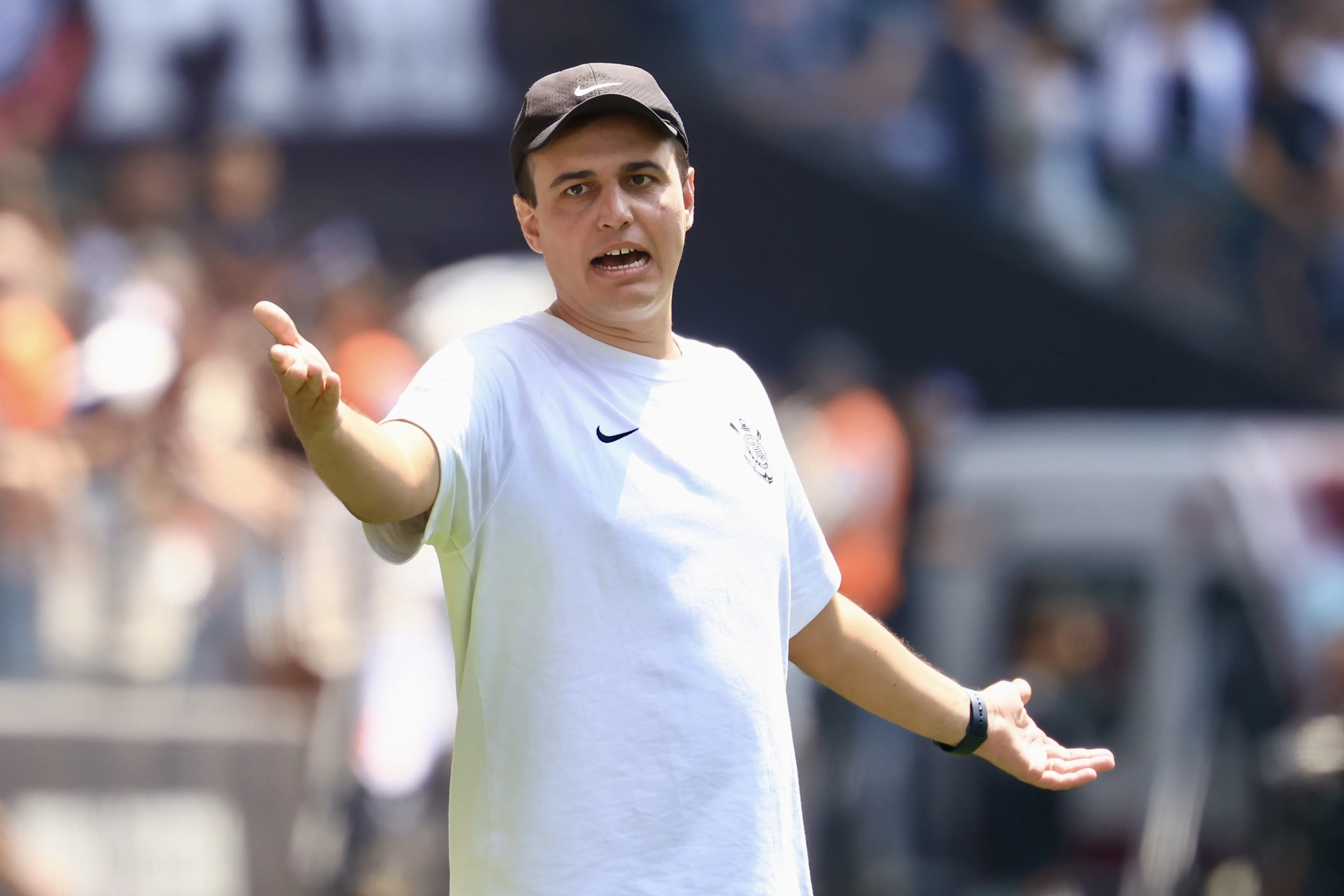 Treinador das Brabas. Foto: Marcello Zambrana/AGIF