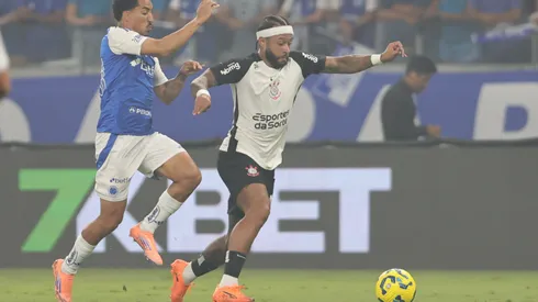 MG – BELO HORIZONTE – 10/12/2025 – COPA DO BRASIL 2025, CRUZEIRO X CORINTHIANS – Memphis Depay jogador do Corinthians durante partida contra o Cruzeiro no estadio Mineirao pelo campeonato Copa Do Brasil 2025. Foto: Gilson Lobo/AGIF