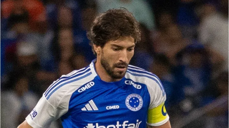Lucas Silva, meio-campista do Cruzeiro