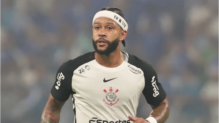 Memphis Depay jogador do Corinthians durante partida contra o Cruzeiro. Foto: Gilson Lobo/AGIF