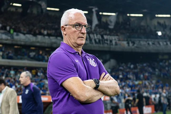 Dorival Junior técnico do Corinthians durante partida contra o Cruzeiro no Mineirão pela Copa Do Brasil 2025. Foto: Gilson Lobo/AGIF