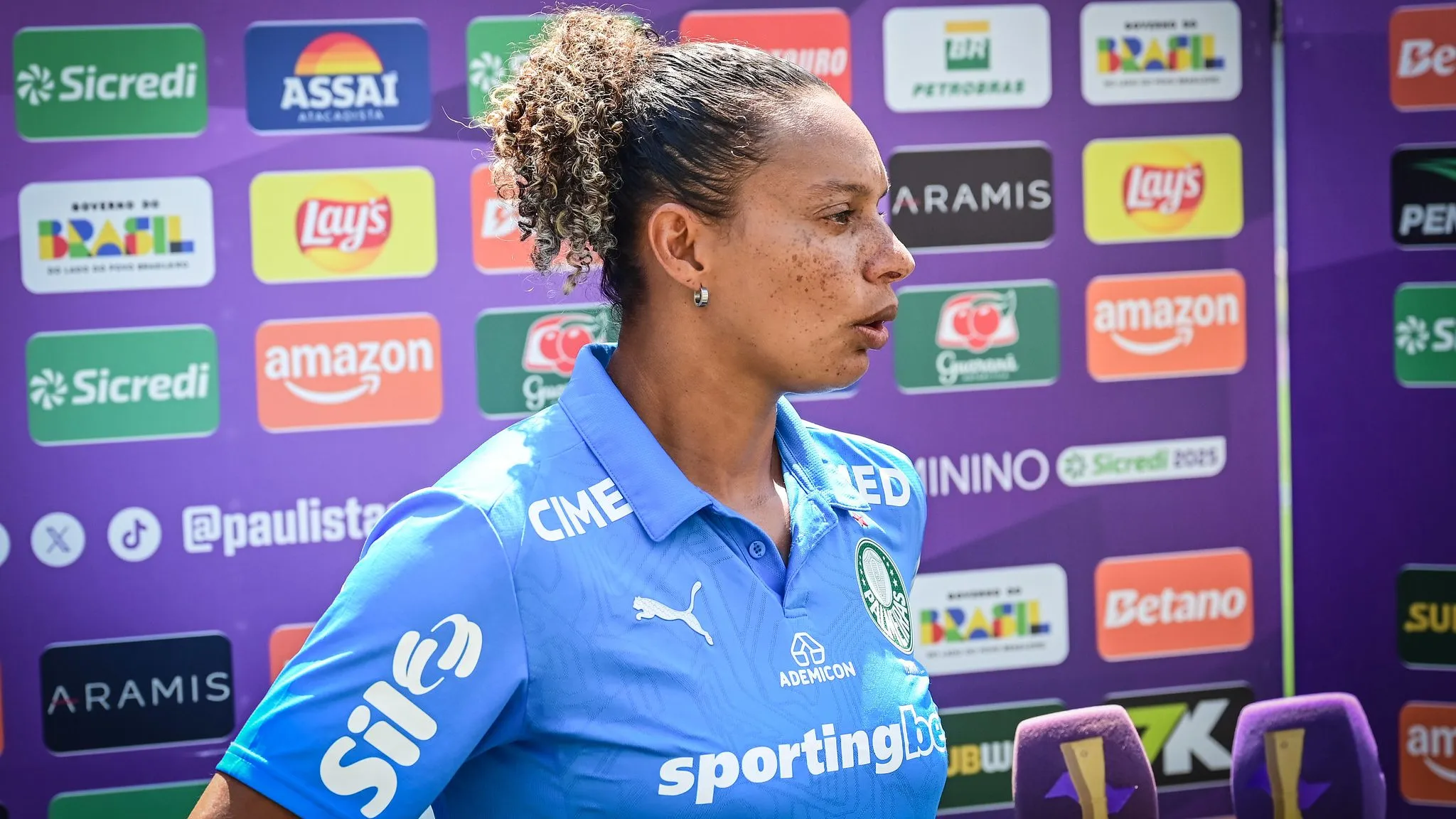 Treinadora do time feminino do Palmeiras, Rosana Augusto