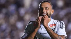 Atacante tem o futuro incerto - Foto: Buda Mendes/Getty Images.