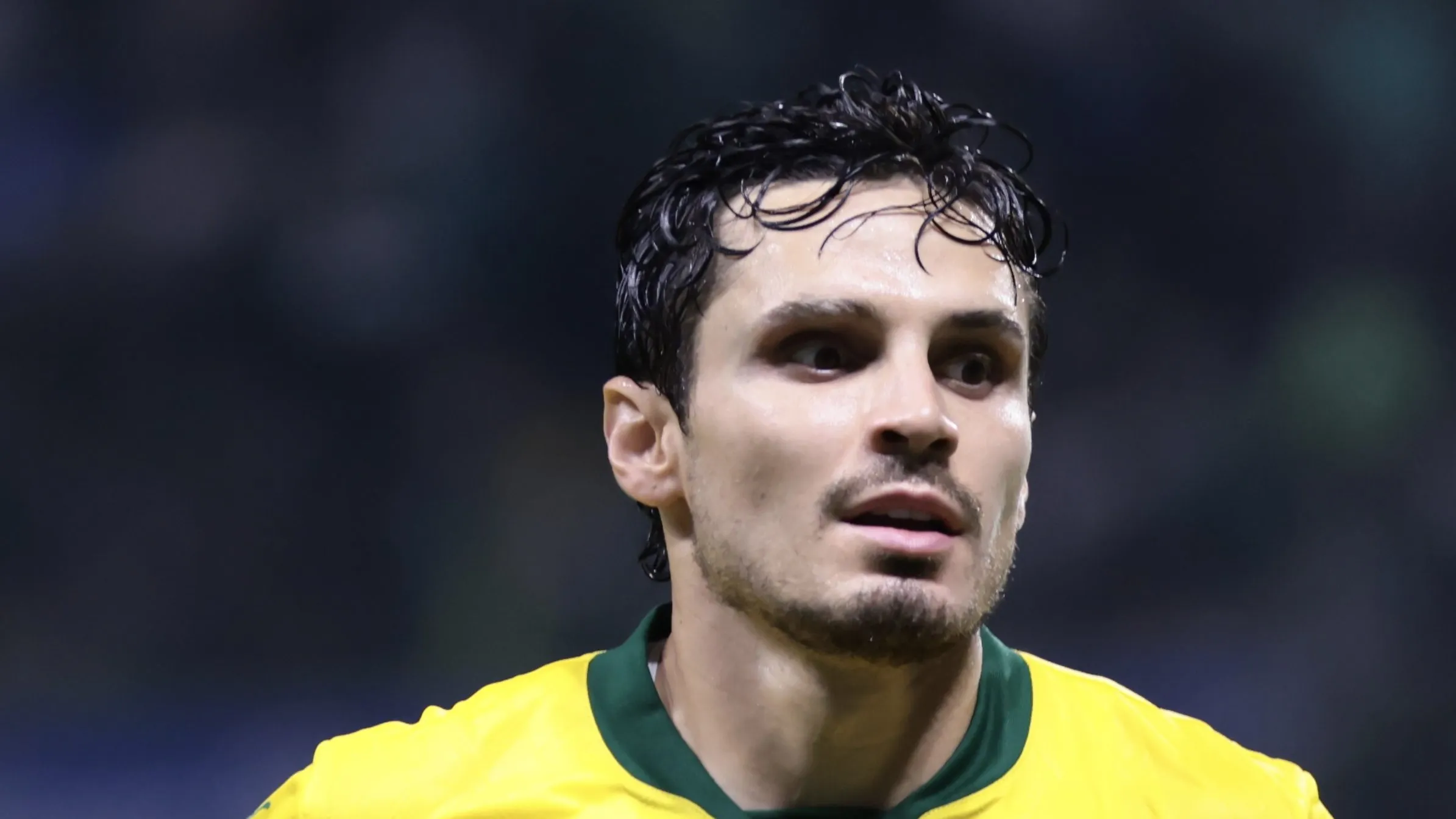 Foto: Marcello Zambrana/AGIF – Raphael Veiga, bicampeão da Libertadores pelo Palmeiras, é o ficha 1 do Grêmio no mercado da bola.