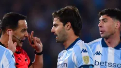 Santiago Sosa em campo com a camisa do Racing.