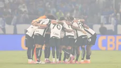 Equipe do Corinthians reunida antes do início do jogo - Foto: Gilson Lobo/AGIF