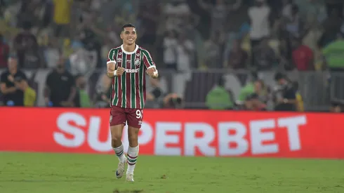 Serna comemora seu gol no clássico. Foto: Thiago Ribeiro/AGIF