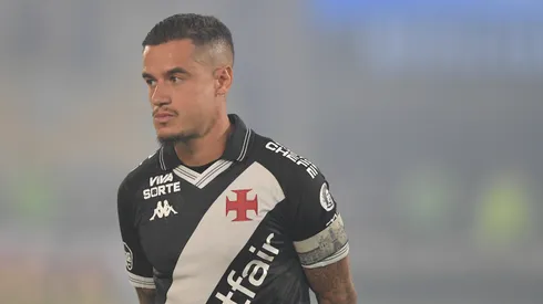 RJ - RIO DE JANEIRO - 11/12/2025 - COPA DO BRASIL 2025, VASCO X FLUMINENSE - Coutinho jogador do Vasco durante partida contra o Fluminense no estadio Maracana pelo campeonato Copa Do Brasil 2025. Foto: Thiago Ribeiro/AGIF