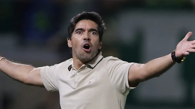 - Abel Ferreira sofre críticas da torcida após ano ruim do Palmeiras e 2026 será de muita pressão - Foto: Ettore Chiereguini/AGIF