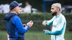 Leonardo Jardim e Gabigol durante treinamento na Toca da Raposa