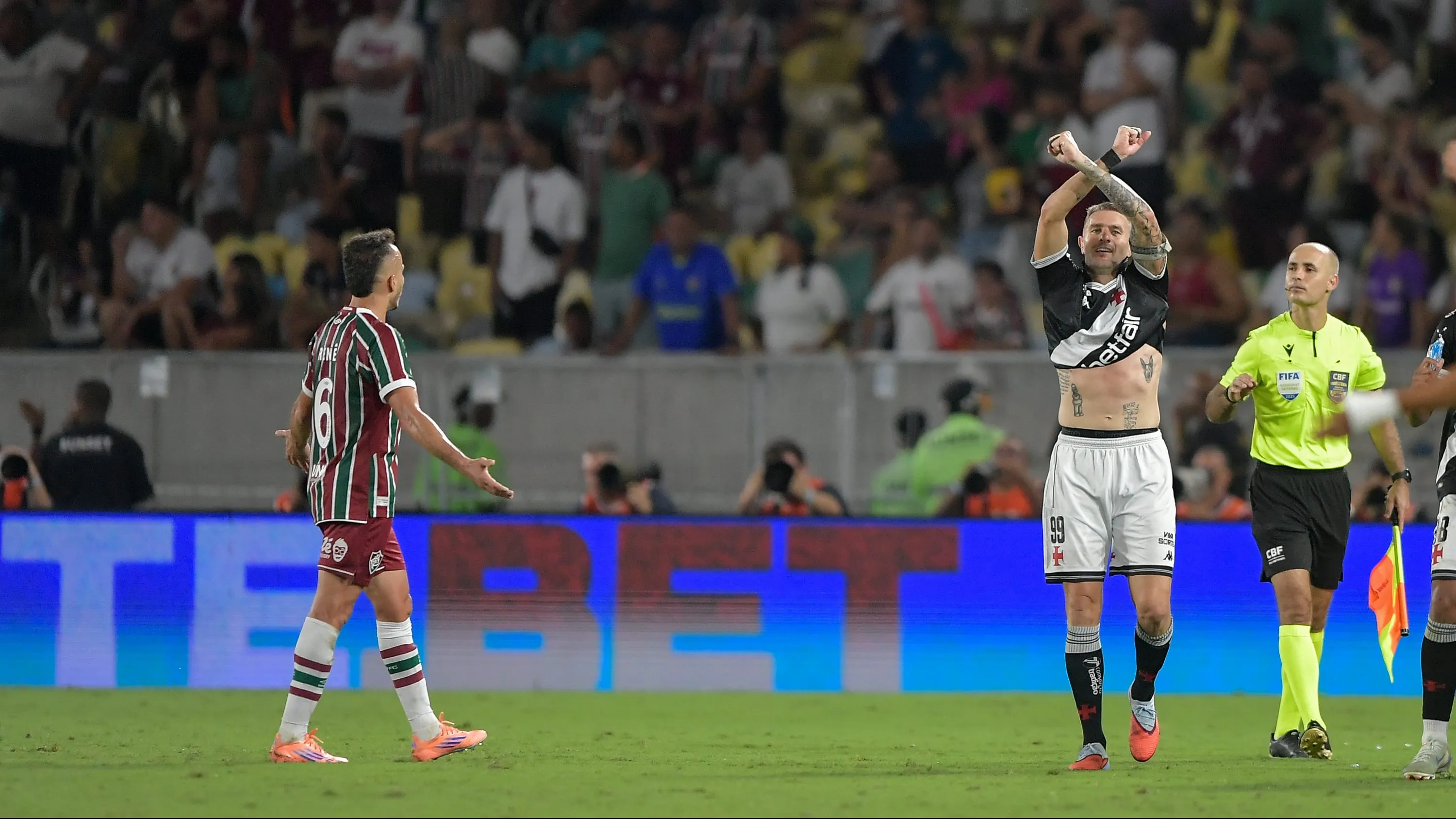 Vegetti jogador do Vasco comemora seu gol durante partida contra o Fluminense no estadio Maracana pelo campeonato Copa Do Brasil 2025. Foto: Thiago Ribeiro/AGIF