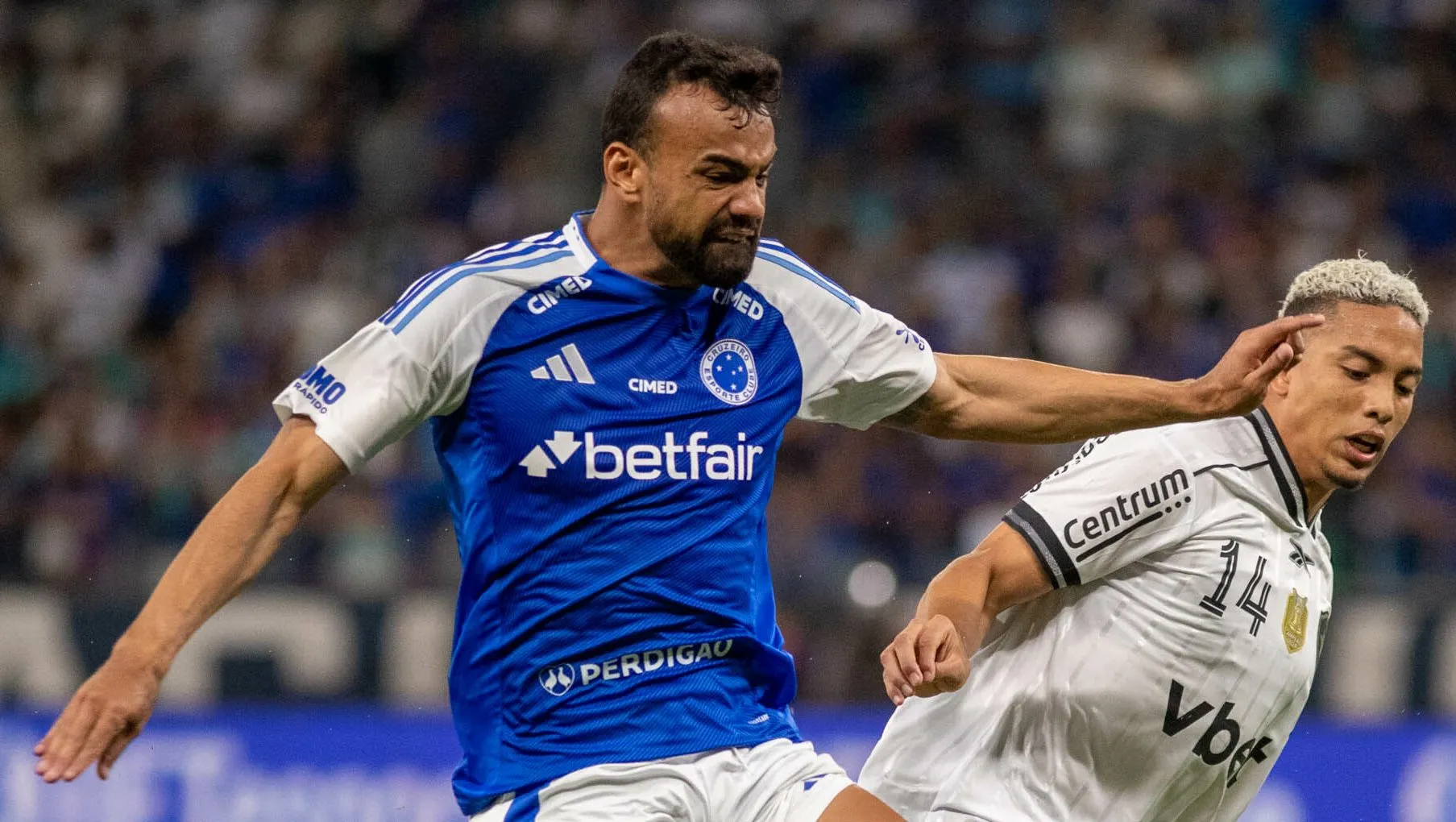 Foto: Fernando Moreno/AGIF – Zagueiro é alvo de oferta do futebol europeu.