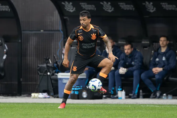 Matheus Bidu durante partida pelo Corinthians. Foto: Joisel Amaral/AGIF