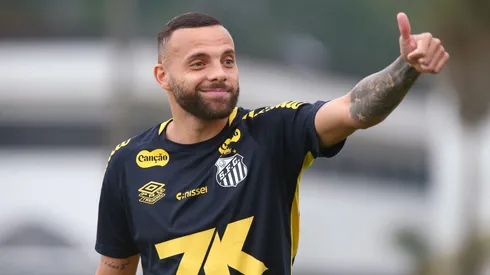SP - SANTOS - 31/10/2025 - SANTOS, TREINO - Guilherme jogador do Santos durante treino no Centro de Treinamento CT Rei Pele. Foto: Mauricio De Souza/AGIF