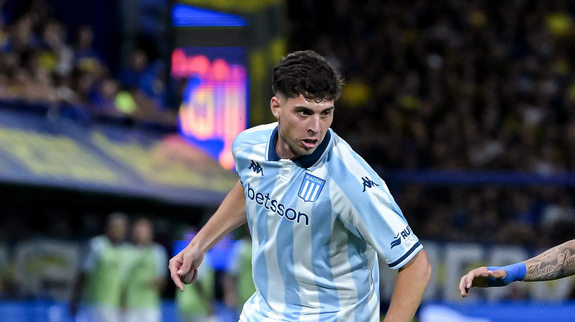 Foto:  Marcelo Endelli/Getty Images – Nardoni, camisa 5 do Racing, é bem avaliado pelo Verdão.