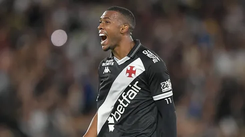RJ - RIO DE JANEIRO - 11/12/2025 - COPA DO BRASIL 2025, VASCO X FLUMINENSE - Rayan jogador do Vasco comemora seu gol durante partida contra o Fluminense no estadio Maracana pelo campeonato Copa Do Brasil 2025. Foto: Thiago Ribeiro/AGIF