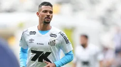 Zé Ivaldo se firmou na zaga do Santos. Foto: Gilson Lobo/AGIF