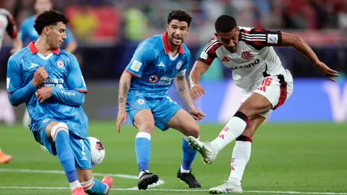 Samuel Lino pode começar contra o Pyramids no banco por opção de Filipe Luís