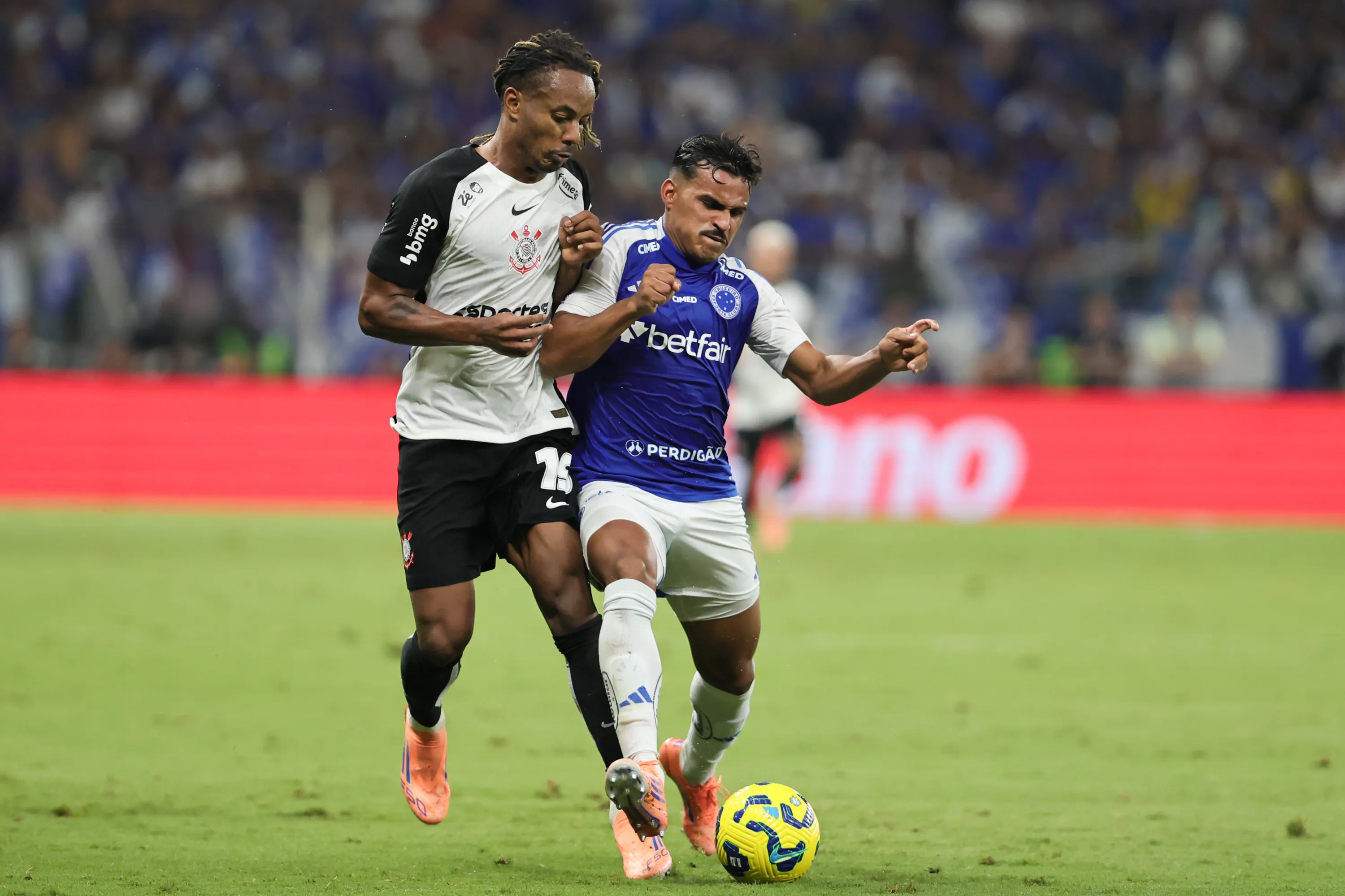 Cruzeiro perdeu para o Corinthians na ida da Copa do Brasil. Foto: Gilson Lobo/AGIF