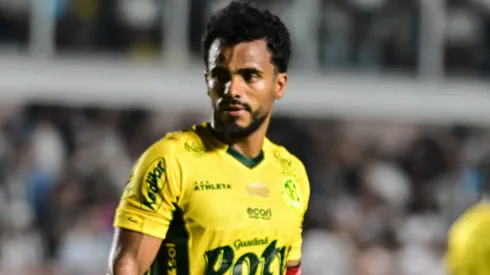 SP - SANTOS - 19/11/2025 - BRASILEIRO A 2025, SANTOS X MIRASSOL - Danielzinho jogador do Mirassol durante partida contra o Santos no estadio Vila Belmiro pelo campeonato Brasileiro A 2025. Foto: Jota Erre/AGIF