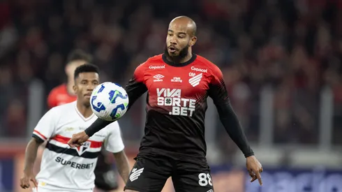 PR – CURITIBA – 06/08/2025 – COPA DO BRASIL 2025, ATHLETICO-PR X SAO PAULO – Patrick jogador do Athletico-PR durante partida contra o Sao Paulo no estadio Arena da Baixada pelo campeonato Copa Do Brasil 2025. Foto: Hedeson Alves/AGIF