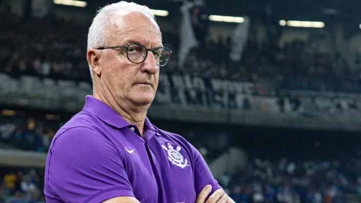 MG - BELO HORIZONTE - 10/12/2025 - COPA DO BRASIL 2025, CRUZEIRO X CORINTHIANS - Dorival Junior tecnico do Corinthians durante partida contra o Cruzeiro no estadio Mineirao pelo campeonato Copa Do Brasil 2025. Foto: Gilson Lobo/AGIF