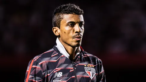 Luiz Gustavo em campo pelo São Paulo. Foto: Abner Dourado/AGIF
