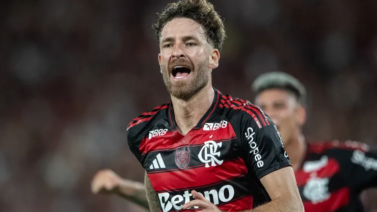 Léo Pereira comemorando pelo Flamengo - Foto: Thiago Ribeiro/AGIF