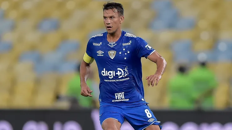 Henrique foi campeão da Copa Betano do Brasil de 2018 com a camisa do Cruzeiro