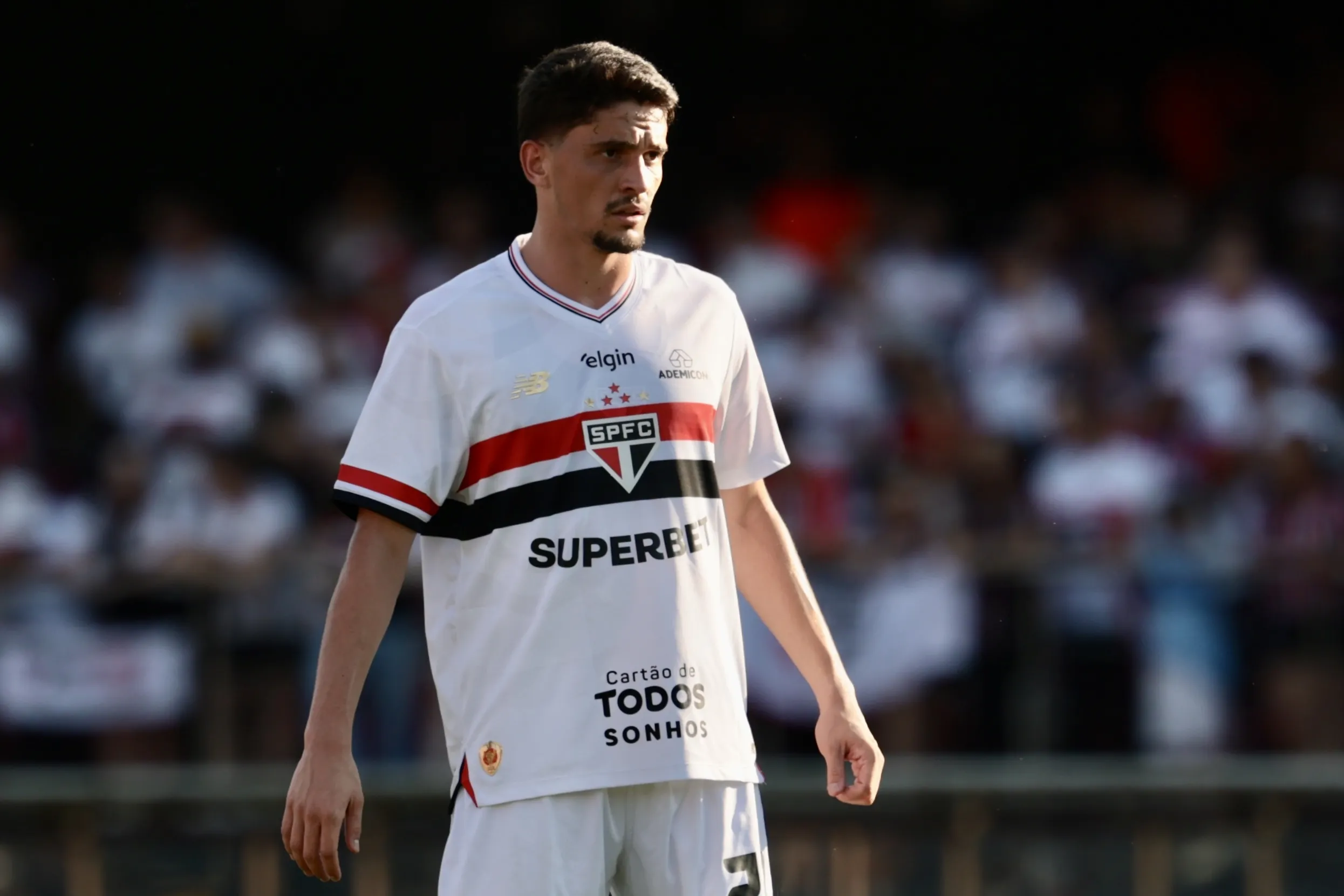Pablo Maia, jogador do Sao Paulo, durante partida contra o Palmeiras no estadio Morumbi pelo campeonato Brasileiro A 2025. Foto: Marcello Zambrana/AGIF