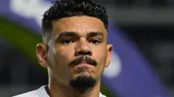 Tiquinho Soares jogador do Santos durante partida contra o Sport no estadio Vila Belmiro pelo campeonato Brasileiro A 2025. Foto: Jota Erre/AGIF