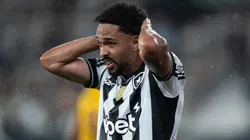 Vitinho jogador do Botafogo lamenta durante partida contra o Sport no estadio Engenhao pelo campeonato Brasileiro A 2025. Foto: Jorge Rodrigues/AGIF
