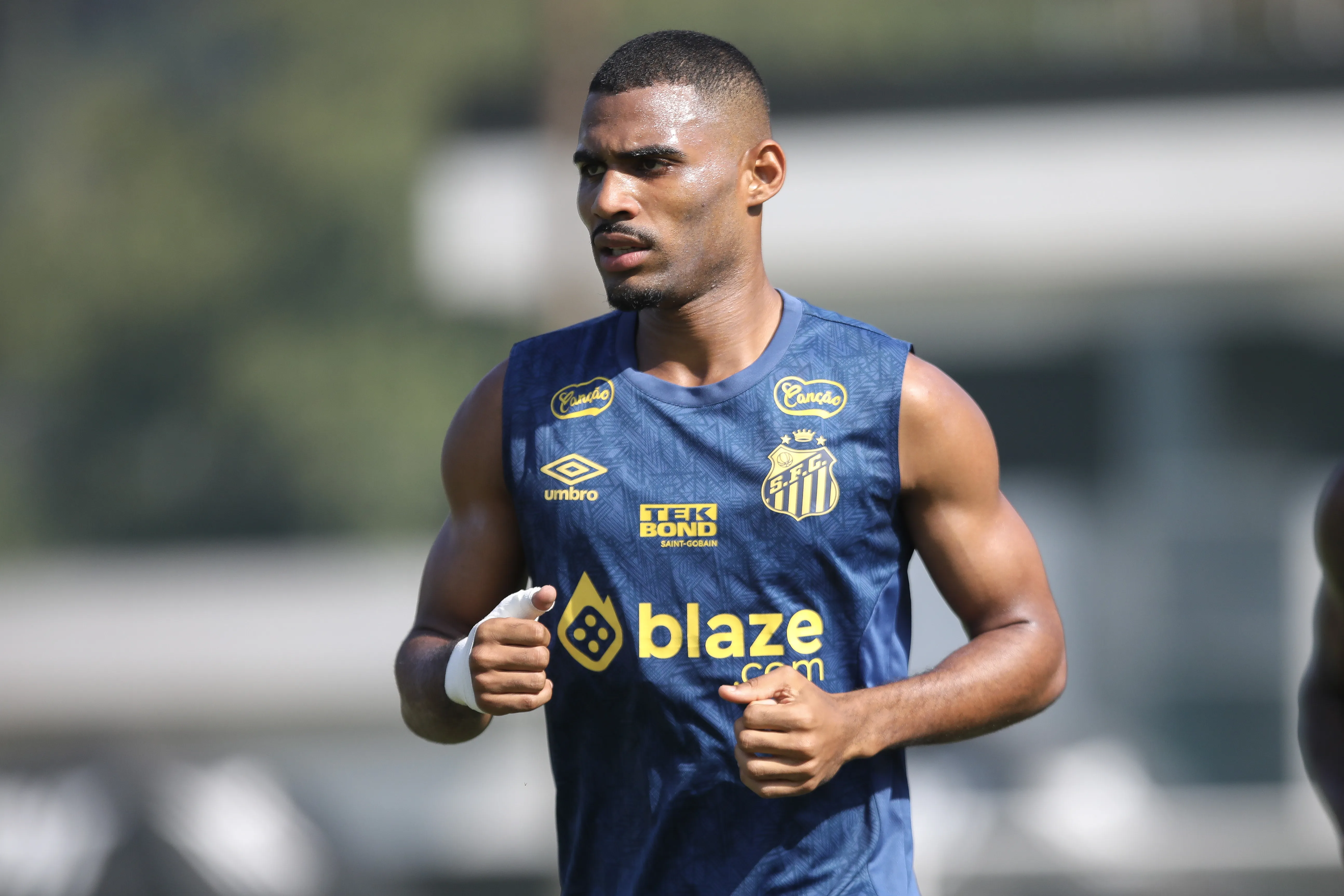 Joaquim deixou o Santos em 2024. Foto: Reinaldo Campos/AGIF