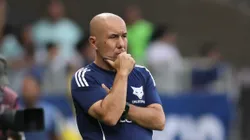 Leonardo Jardim busca reverter o placar. Foto: Gilson Lobo/AGIF