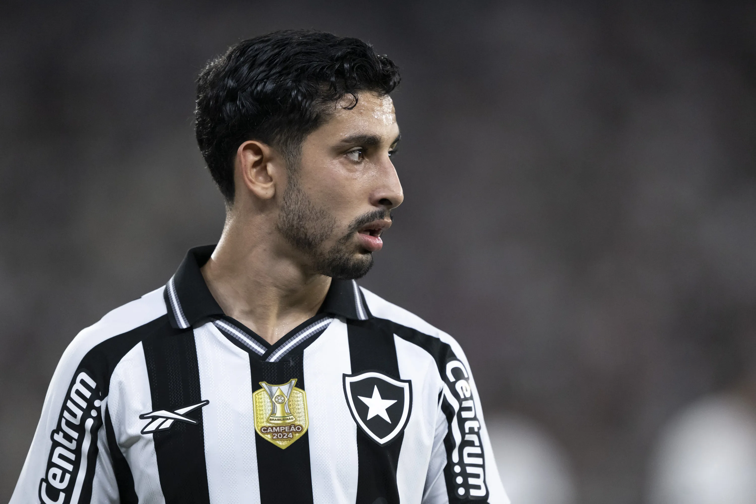 Santi Rodríguez não deve ser negociado mesmo com interesse do São Paulo. Foto: Jorge Rodrigues/AGIF